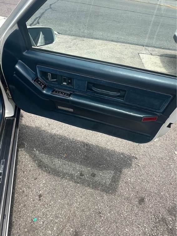 Additional photo of vehicle.