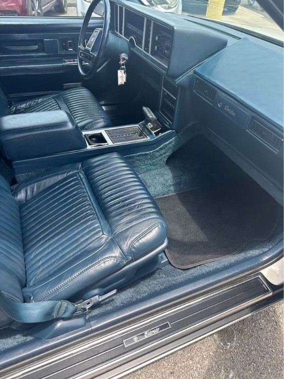 Additional photo of vehicle.