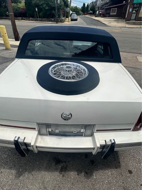 Additional photo of vehicle.