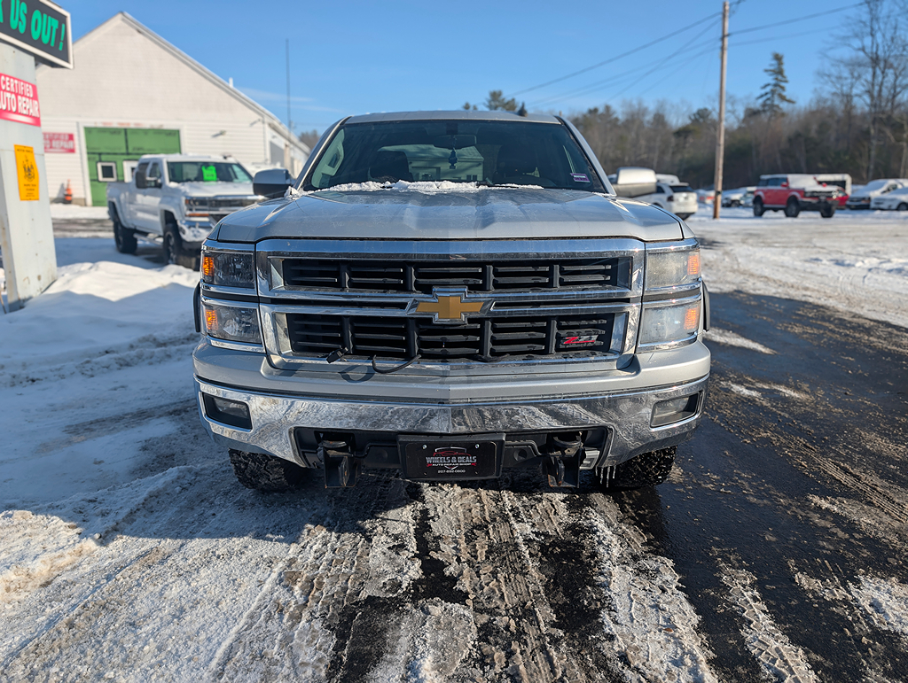 Additional photo of vehicle.