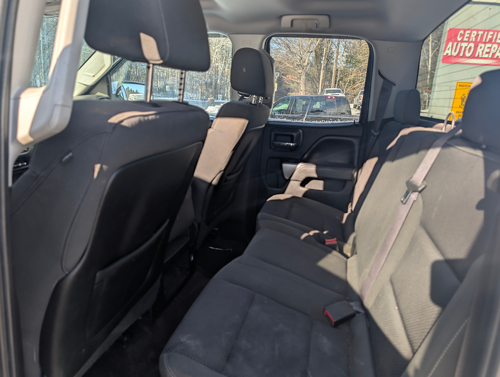 Additional photo of vehicle.
