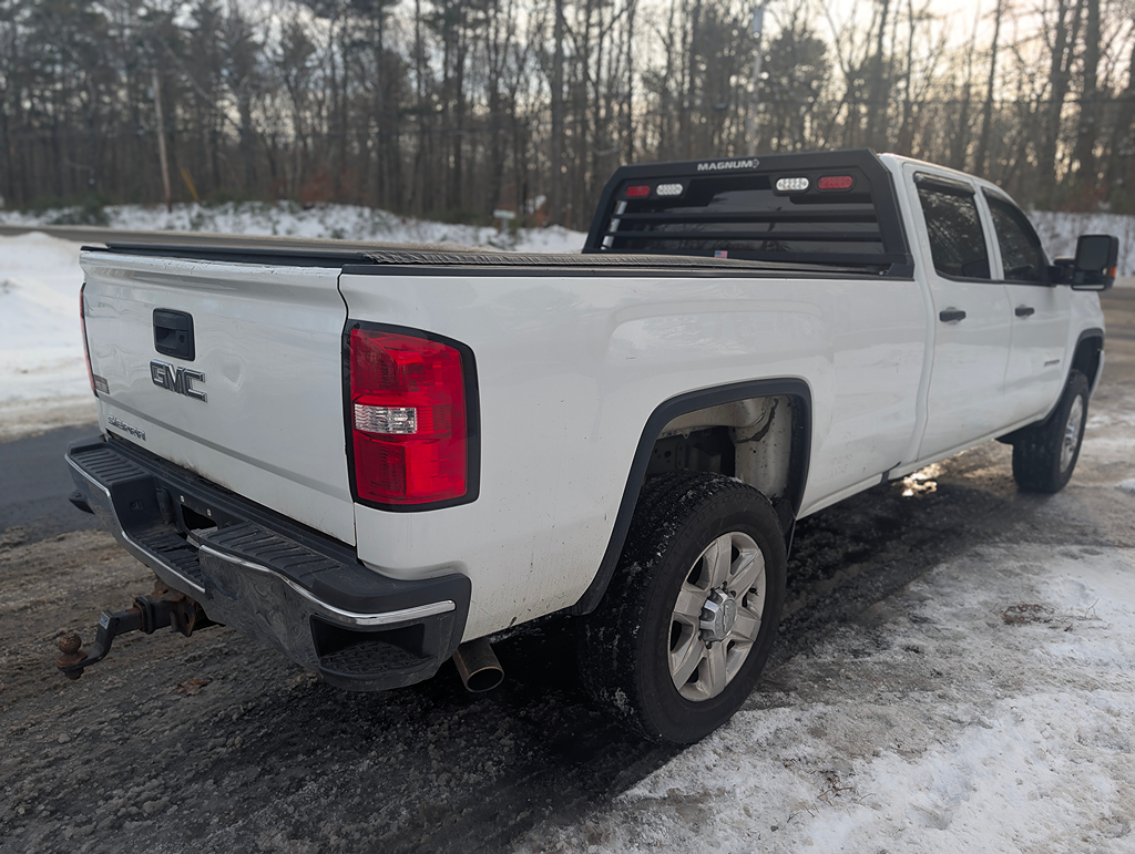 Additional photo of vehicle.