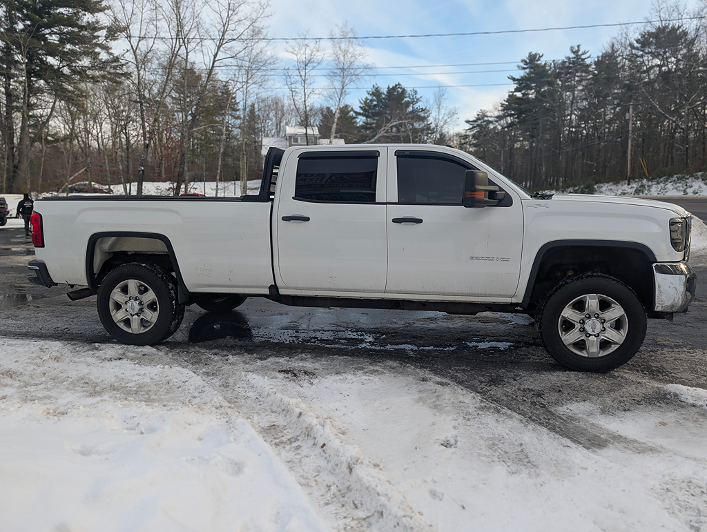 Additional photo of vehicle.