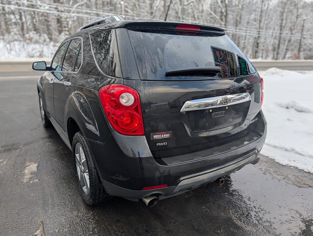 Additional photo of vehicle.