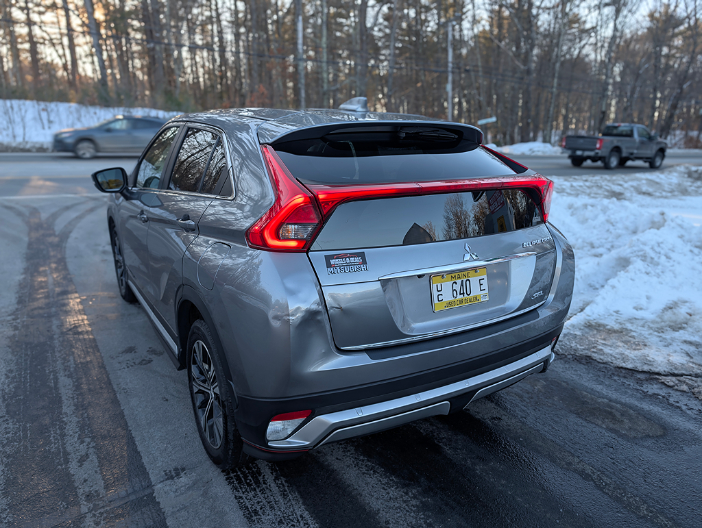 Additional photo of vehicle.