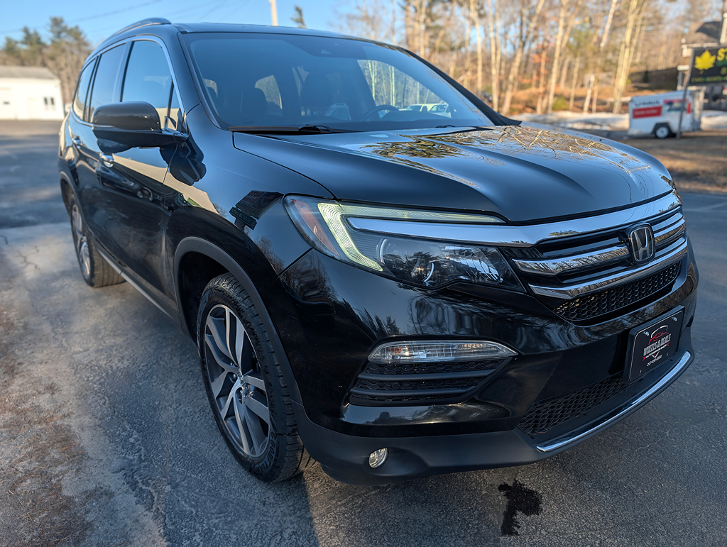 Additional photo of vehicle.