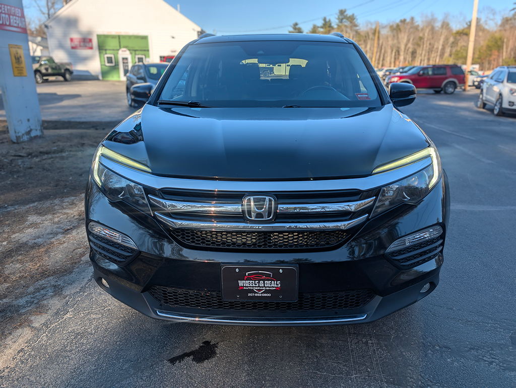 Additional photo of vehicle.