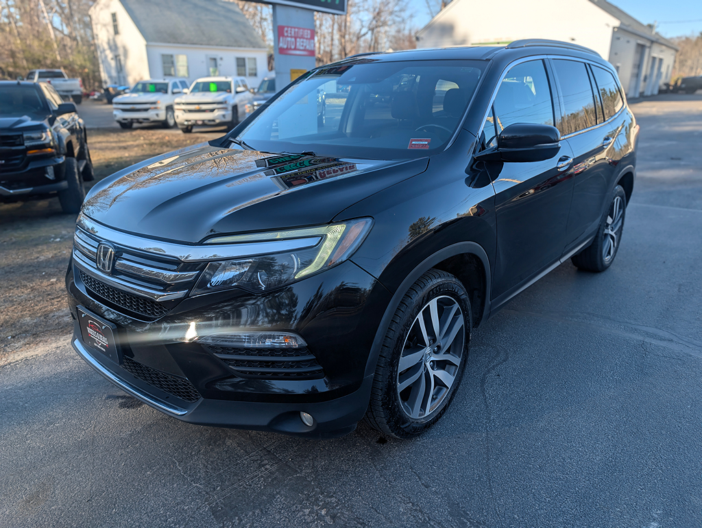 Additional photo of vehicle.