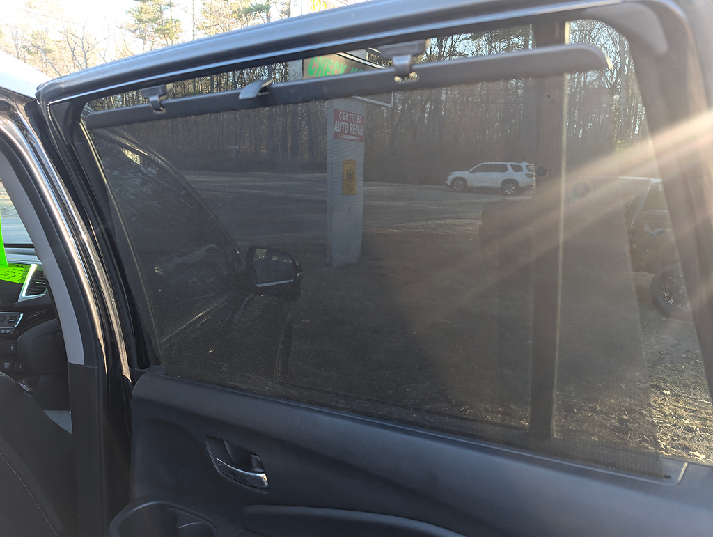 Additional photo of vehicle.
