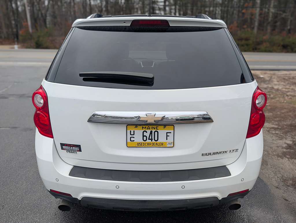 Additional photo of vehicle.