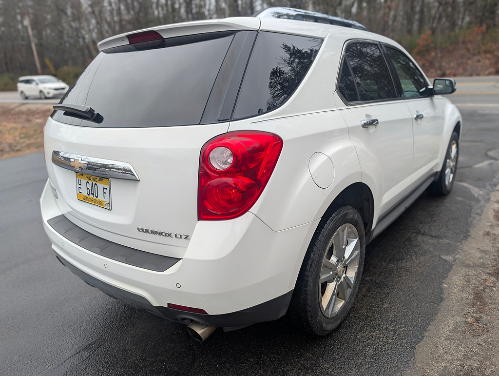 Additional photo of vehicle.