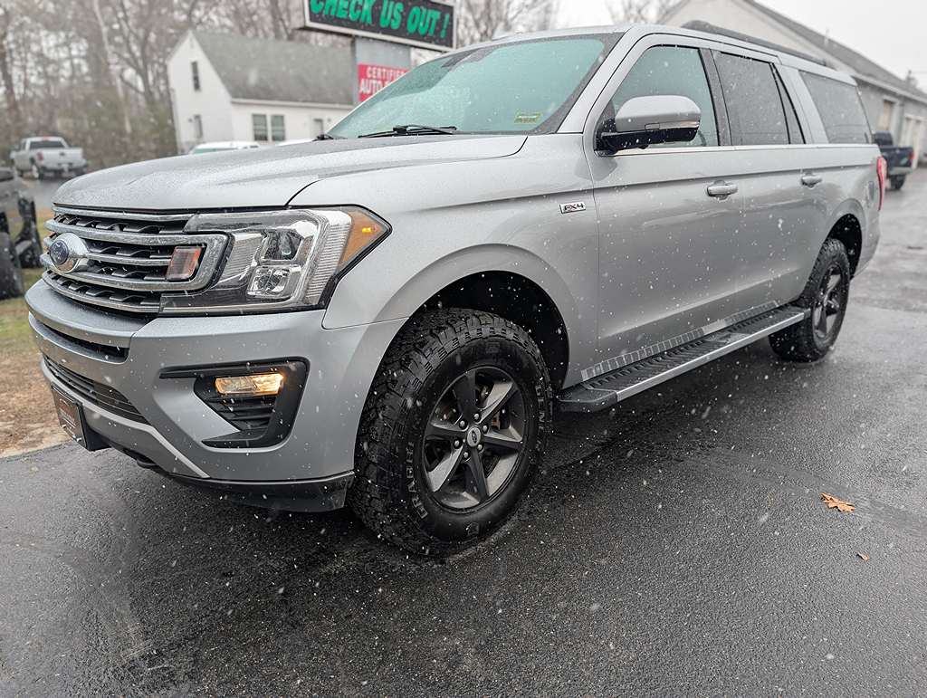 Additional photo of vehicle.