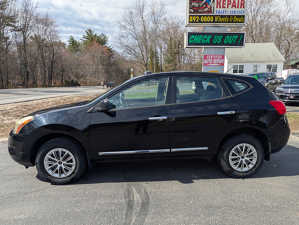 Additional photo of vehicle.