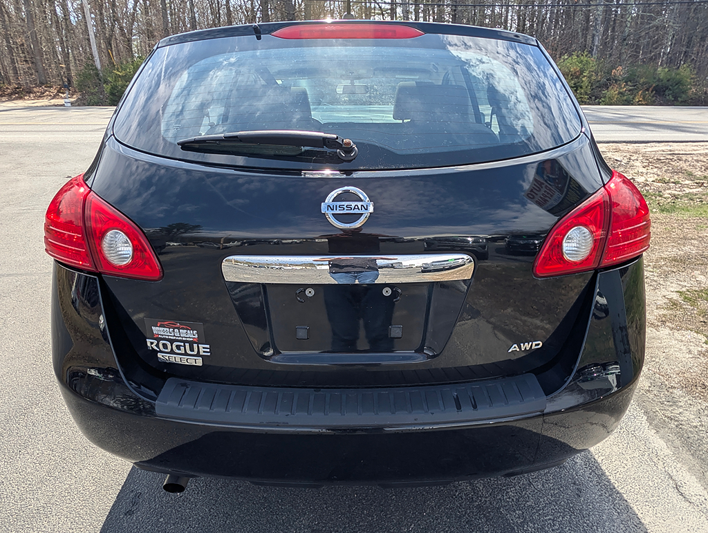 Additional photo of vehicle.