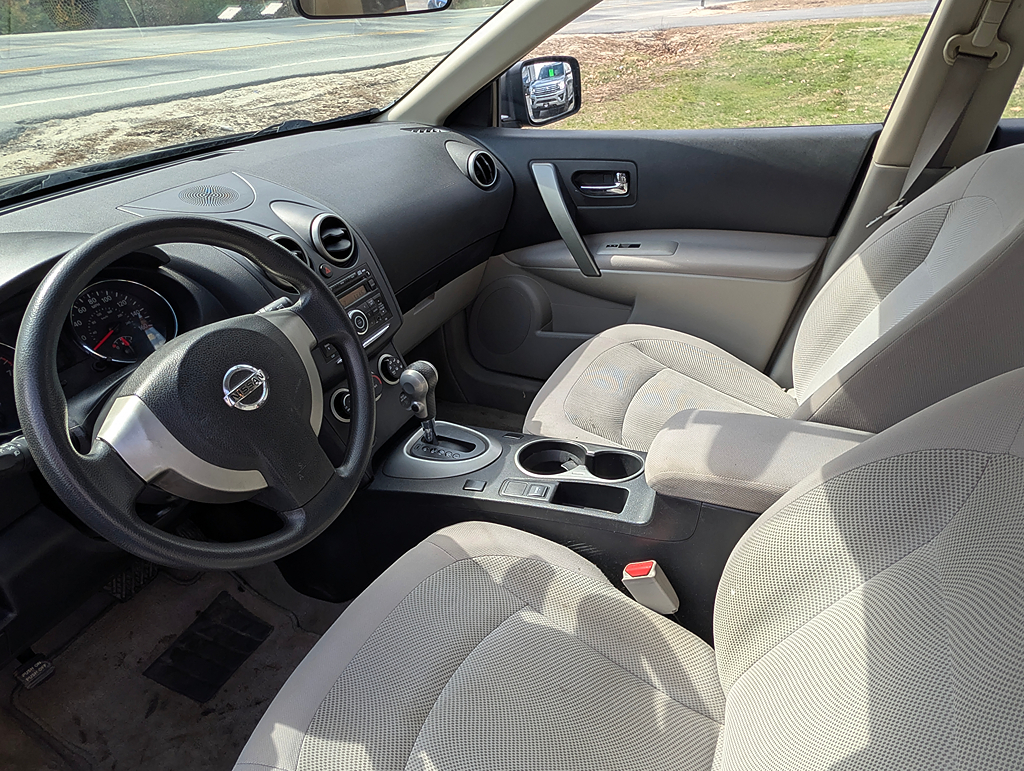 Additional photo of vehicle.