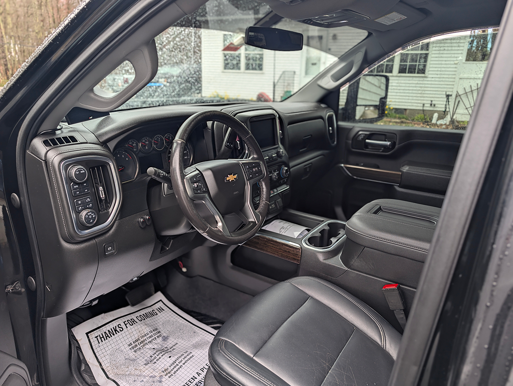 Additional photo of vehicle.