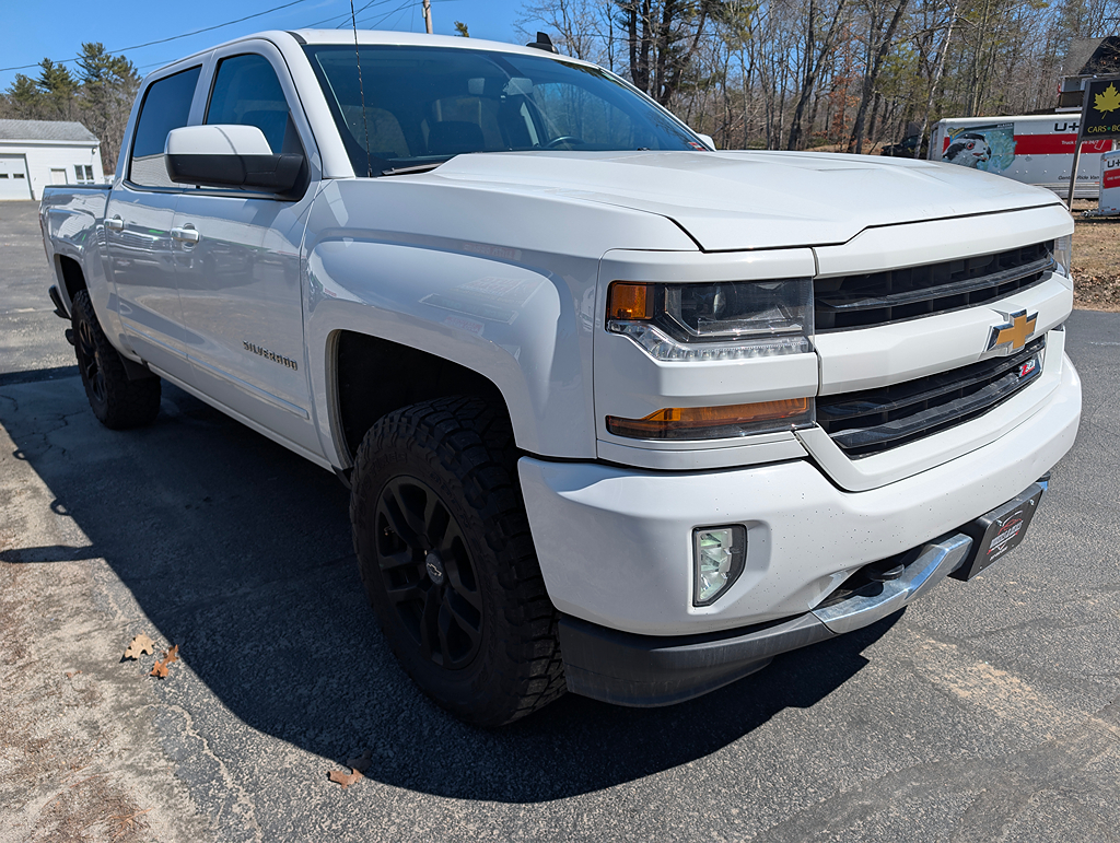 Additional photo of vehicle.
