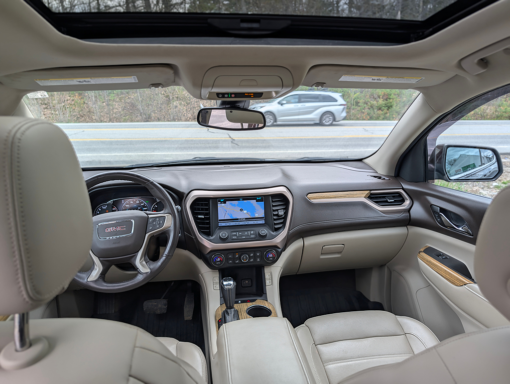 2017 GMC Acadia Denali - Photo 11