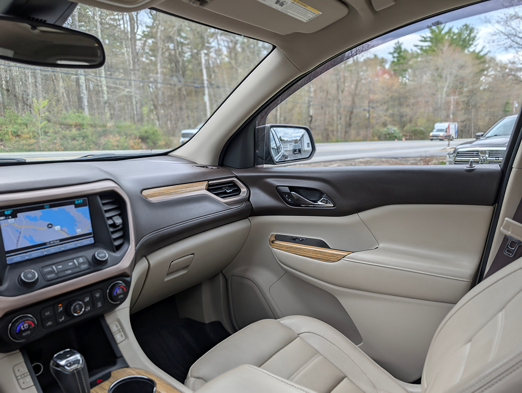 2017 GMC Acadia Denali - Photo 13