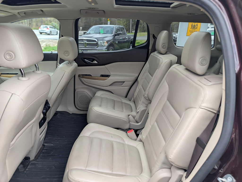 2017 GMC Acadia Denali - Photo 15