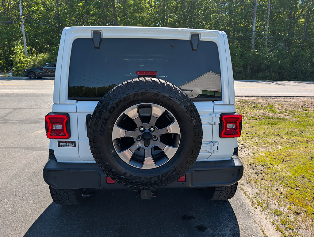 Additional photo of vehicle.