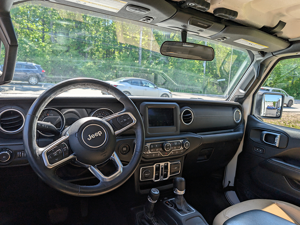 Additional photo of vehicle.