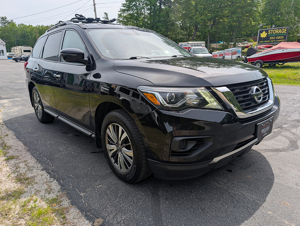 Additional photo of vehicle.