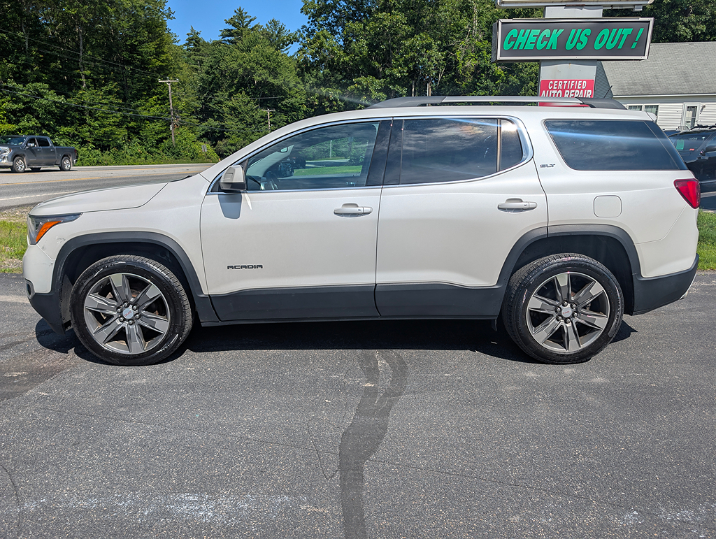 Additional photo of vehicle.