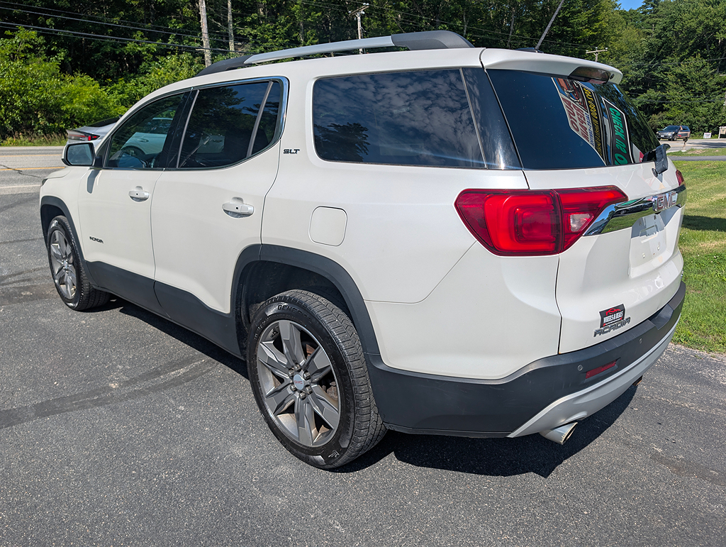 Additional photo of vehicle.