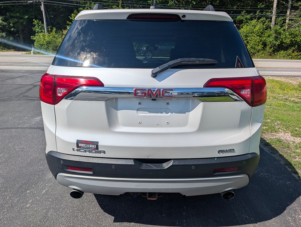 Additional photo of vehicle.