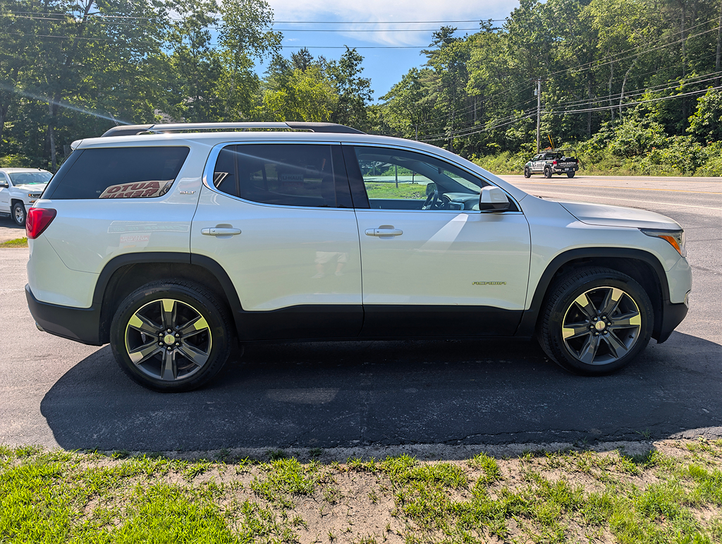 Additional photo of vehicle.