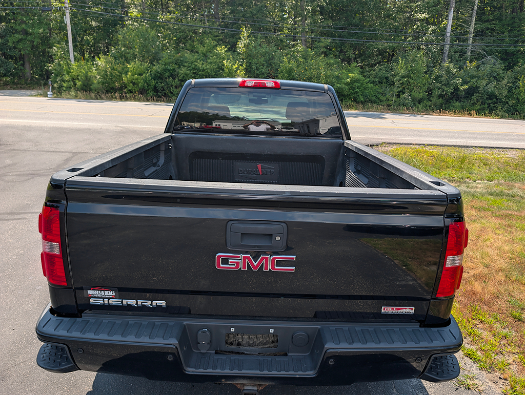 Additional photo of vehicle.