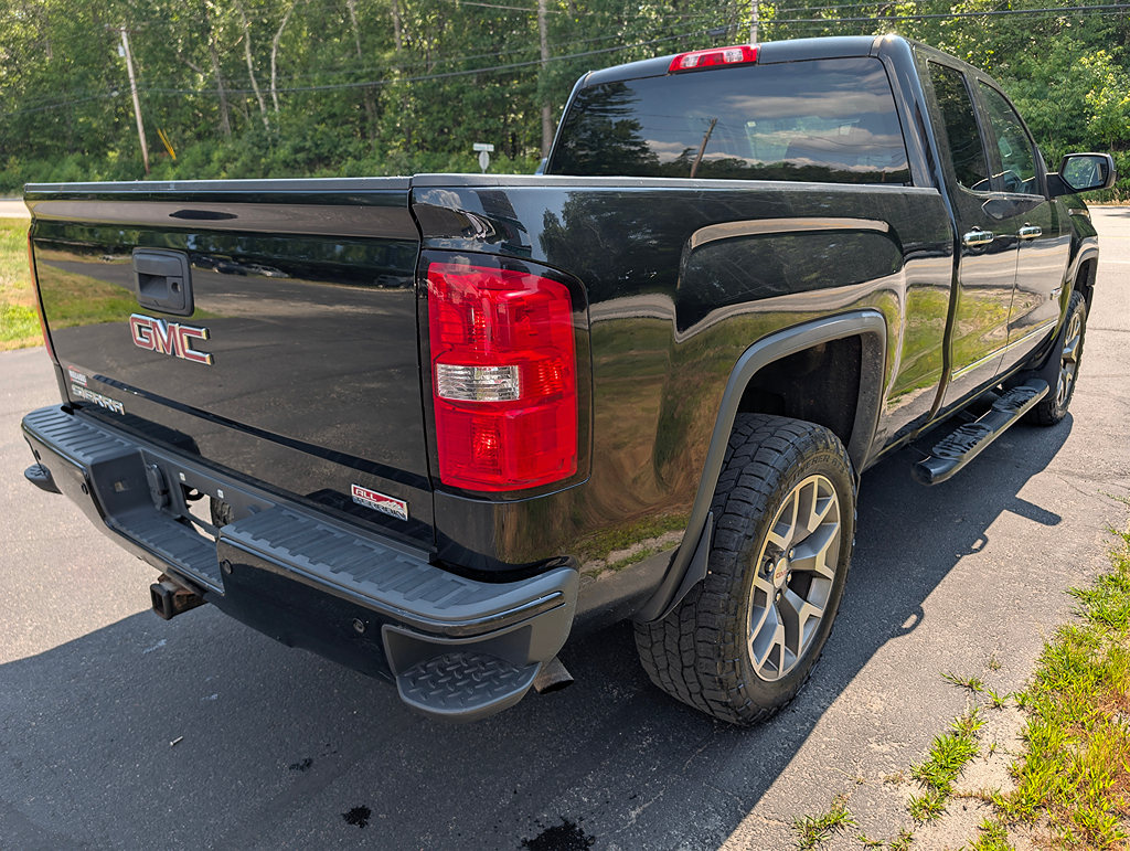 Additional photo of vehicle.