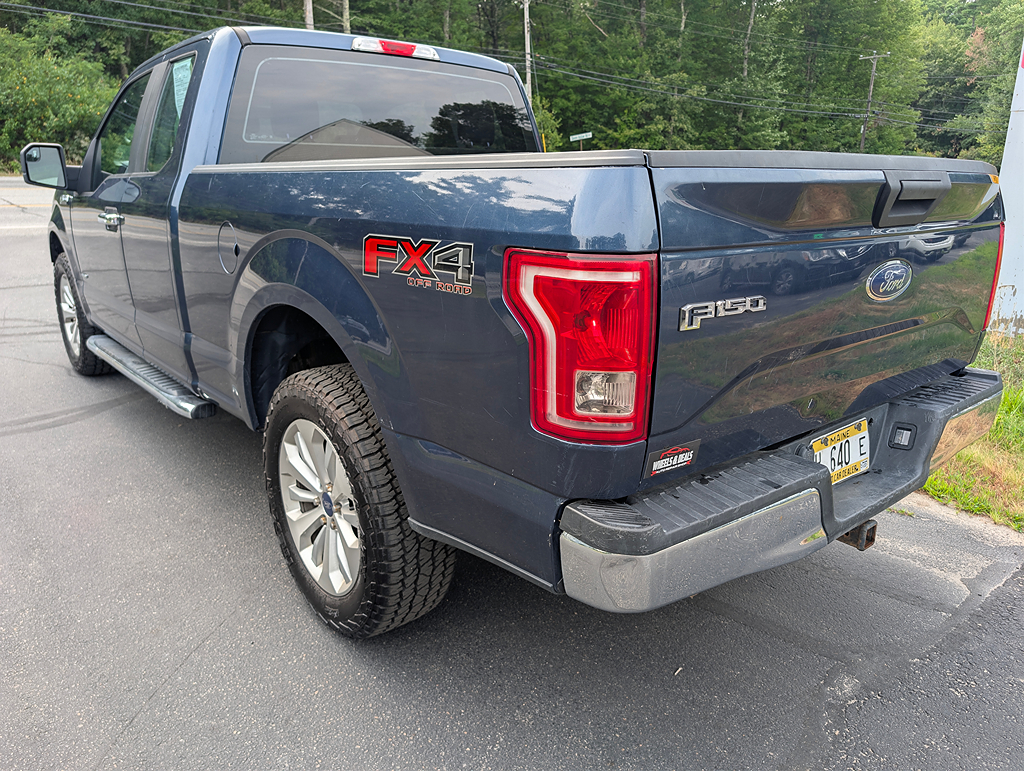 Additional photo of vehicle.