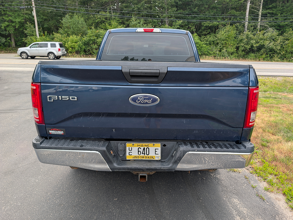 Additional photo of vehicle.