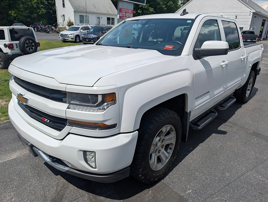 Additional photo of vehicle.