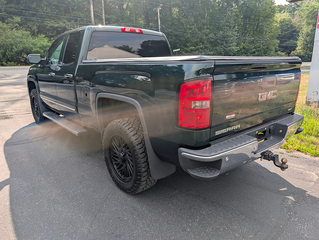Additional photo of vehicle.