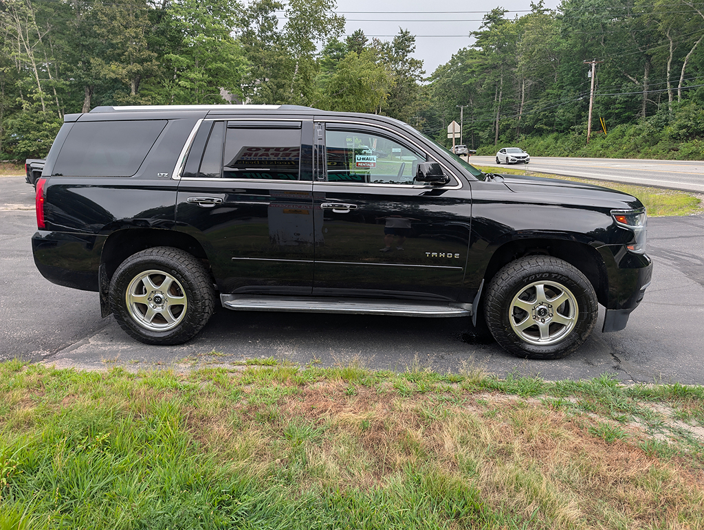 Additional photo of vehicle.