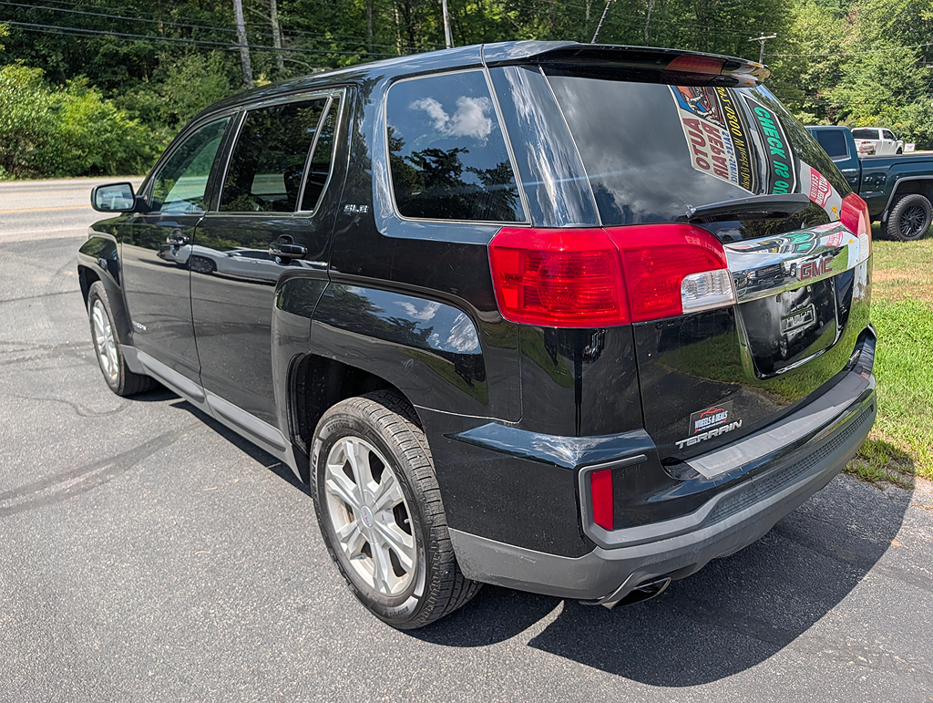 Additional photo of vehicle.