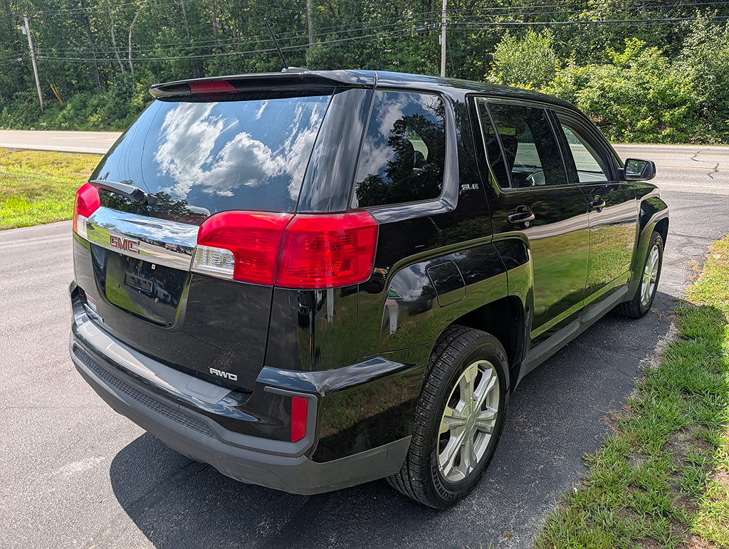 Additional photo of vehicle.