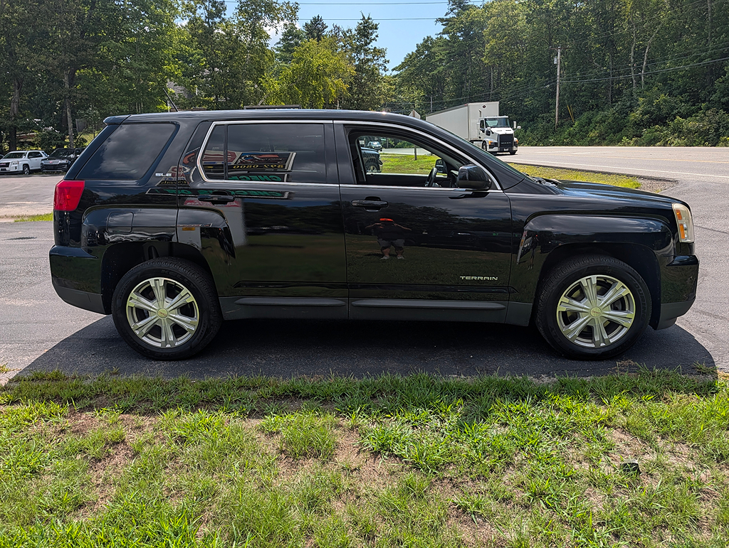 Additional photo of vehicle.