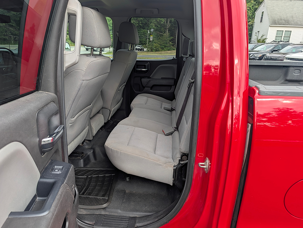 Additional photo of vehicle.