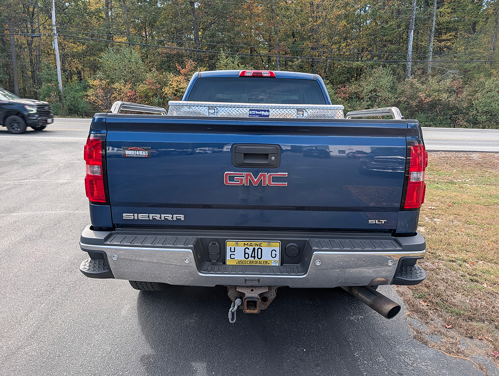 Additional photo of vehicle.