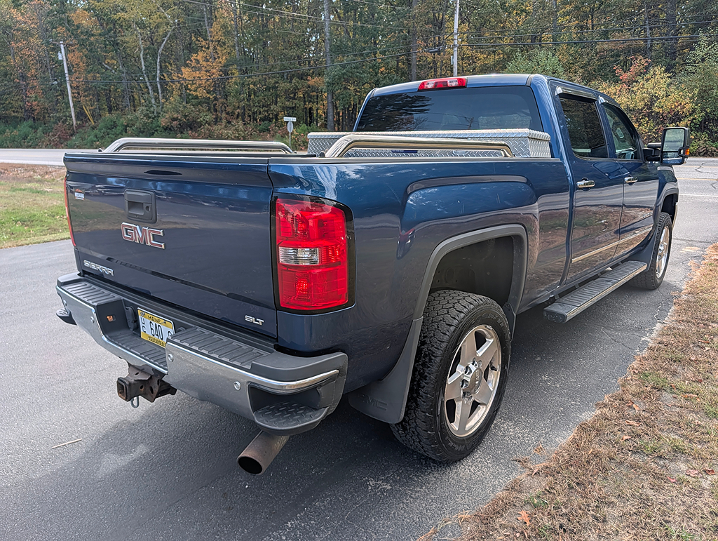 Additional photo of vehicle.