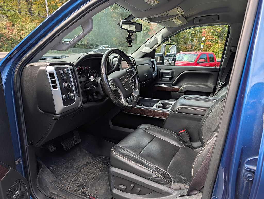 Additional photo of vehicle.