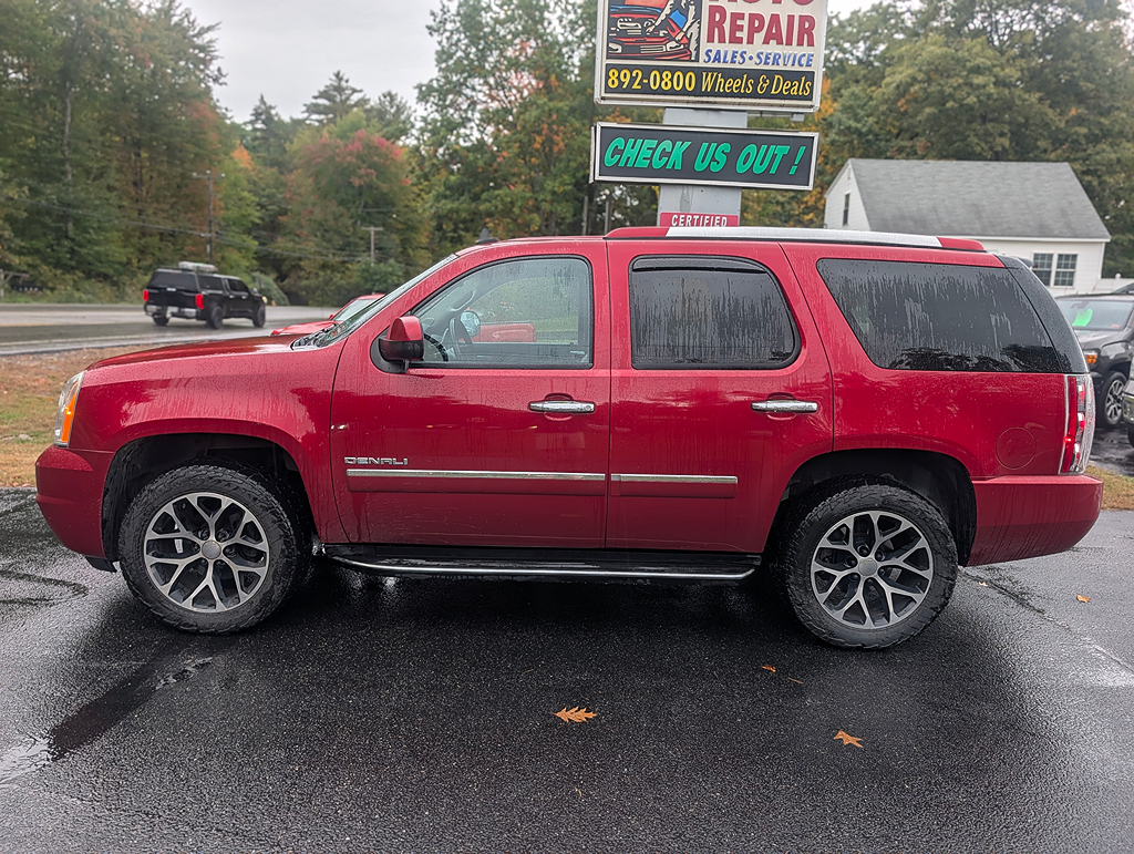 Additional photo of vehicle.