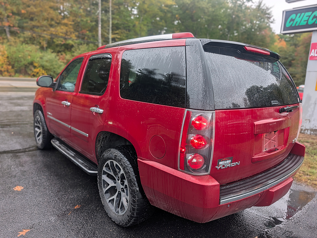 Additional photo of vehicle.