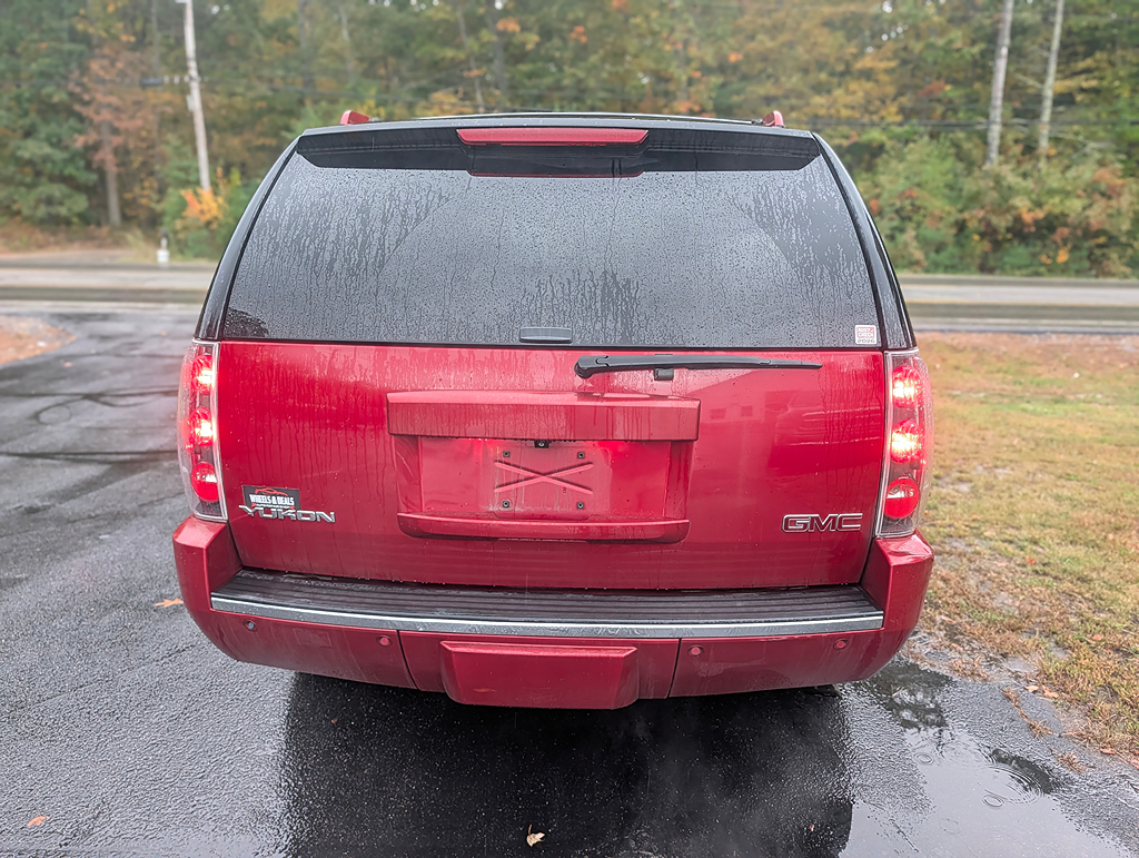 Additional photo of vehicle.