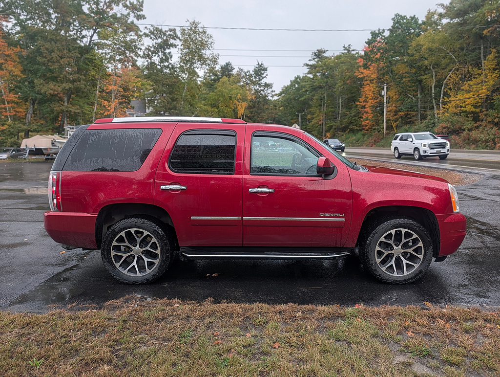 Additional photo of vehicle.