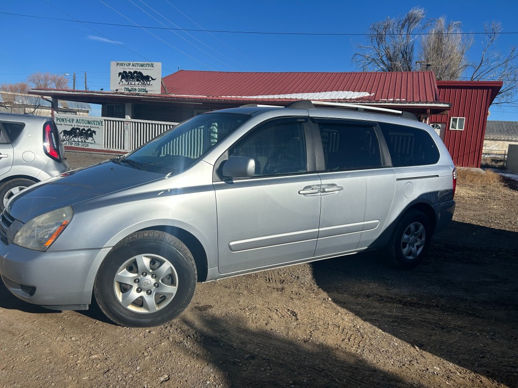 2006 Kia Sedona Base's photo